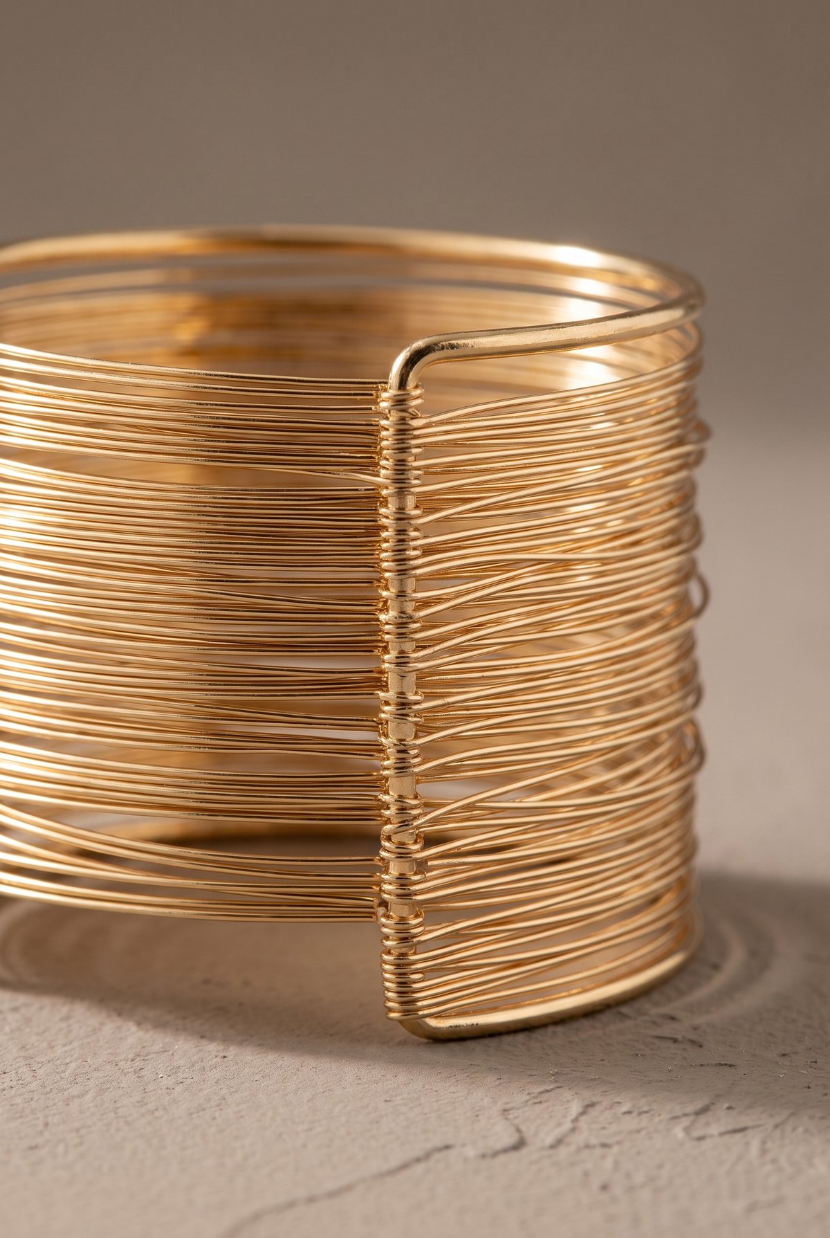 Close-up of the layered wires and the open end bar