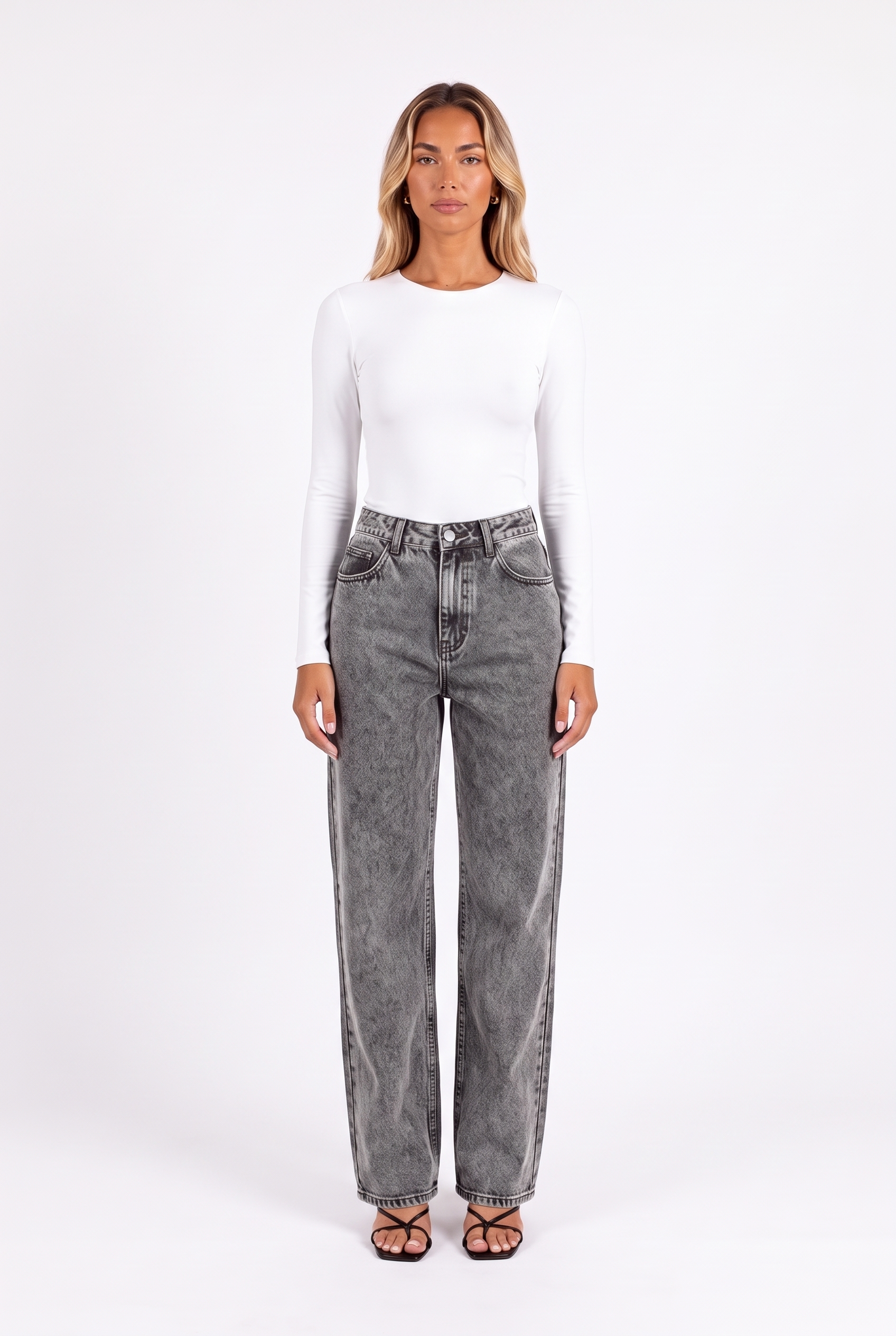 Wide straight-leg jeans in Gray — front